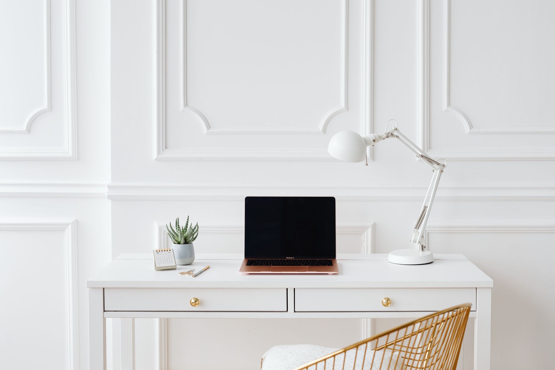 How to Use the ABCDE Method for Prioritizing Tasks in Multiple Jobs (and Avoid Burnout)