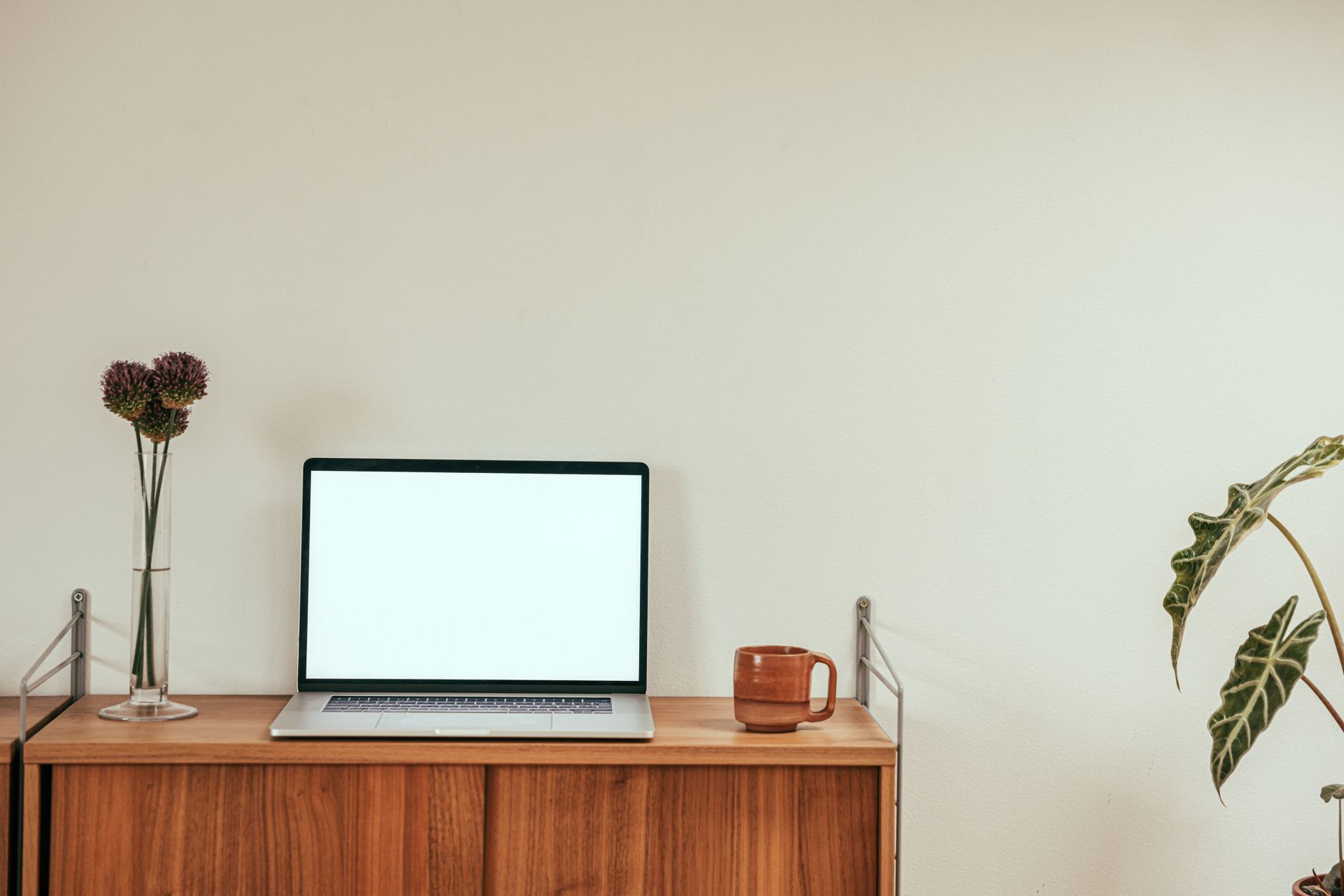 Batching for Freelancers with Clients in Different Time Zones: How to Optimize Your Day Without Losing Focus