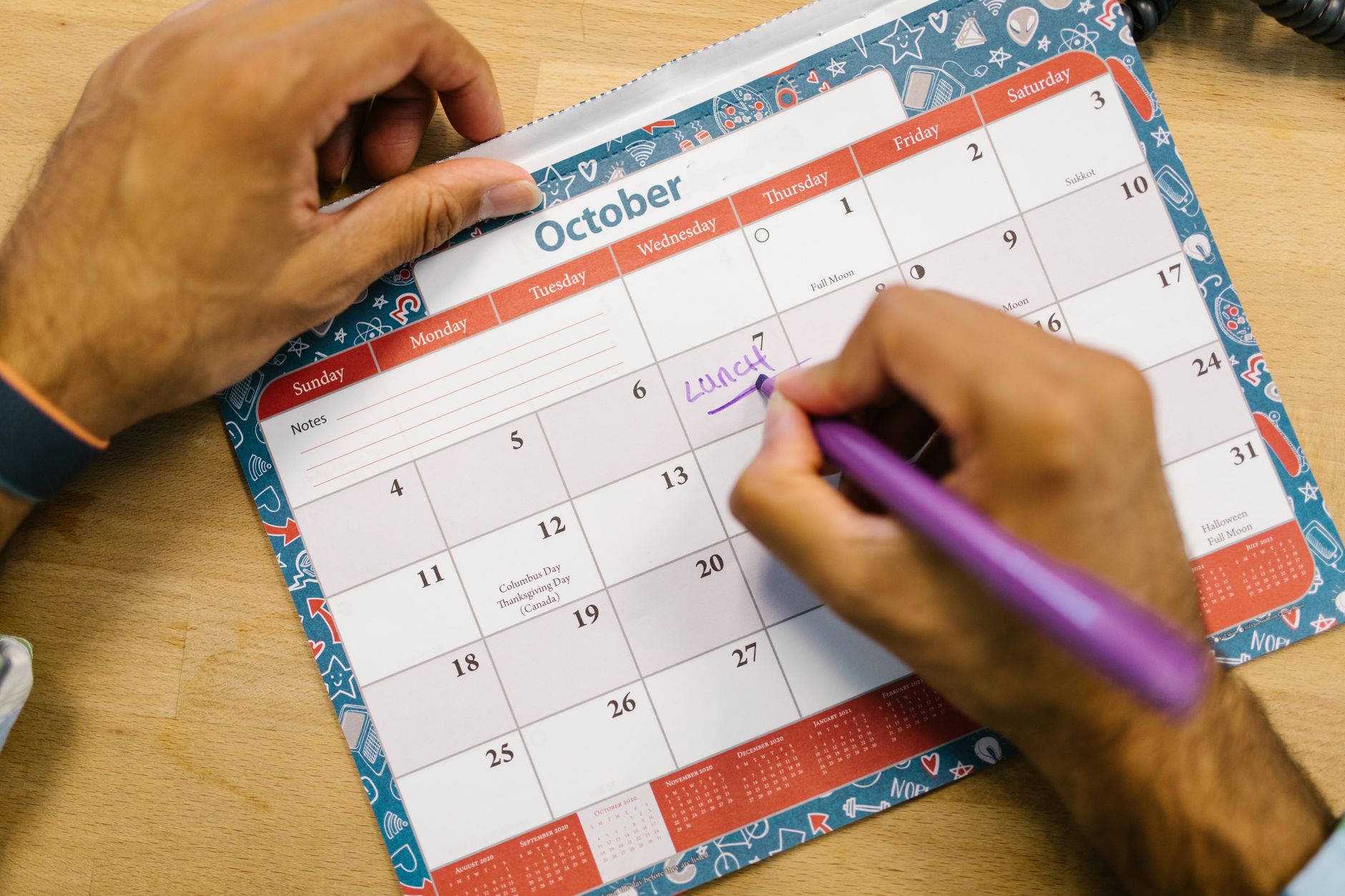 Calendar view with time blocks assigned to similar tasks (batching)
