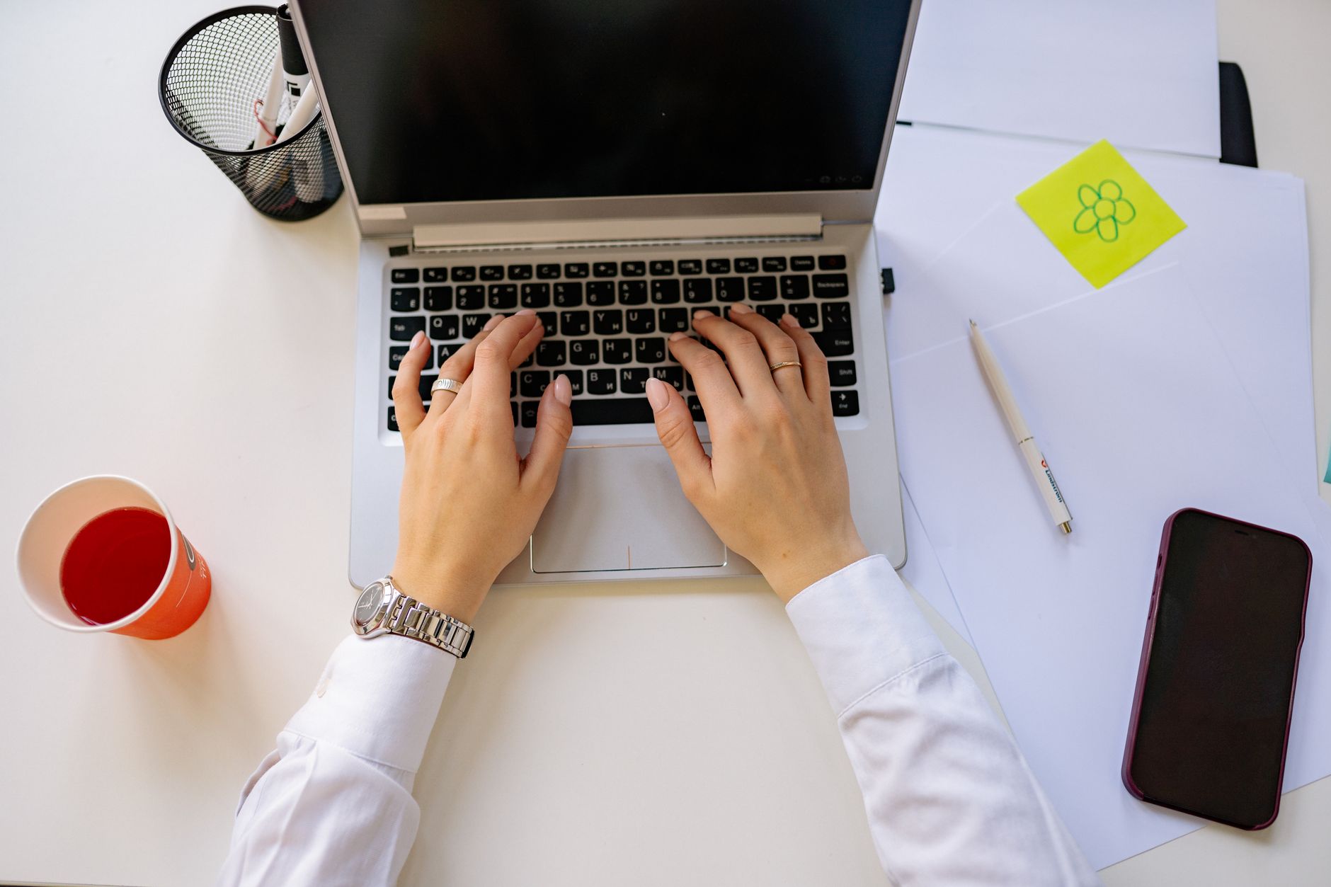 Best Task Manager for Freelancers with Clients in Different Time Zones: Why Foco Prevents Errors and Syncs Deadlines