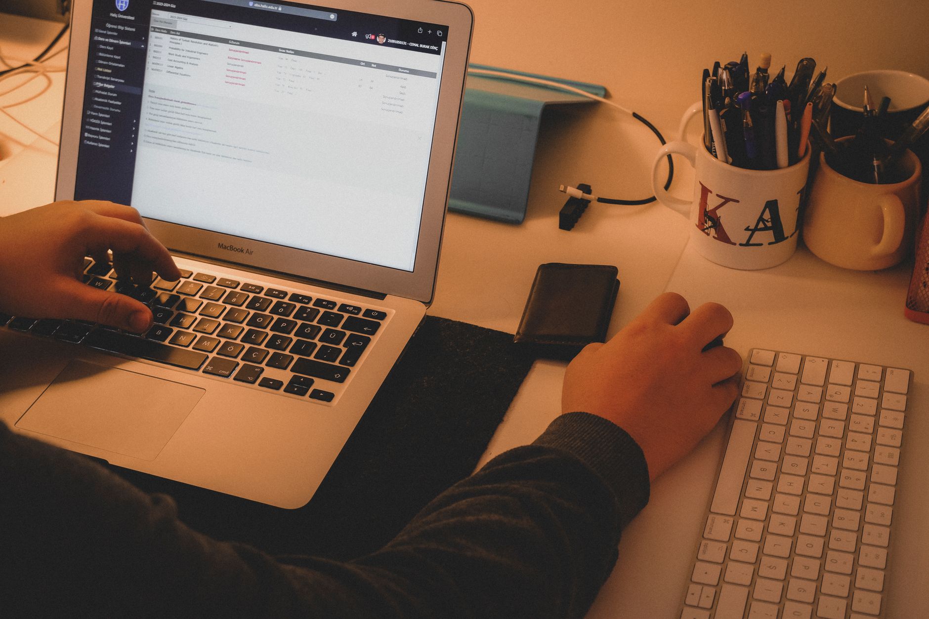 Best Task Manager for Freelancers with Multiple Email Accounts: A Honest Comparison