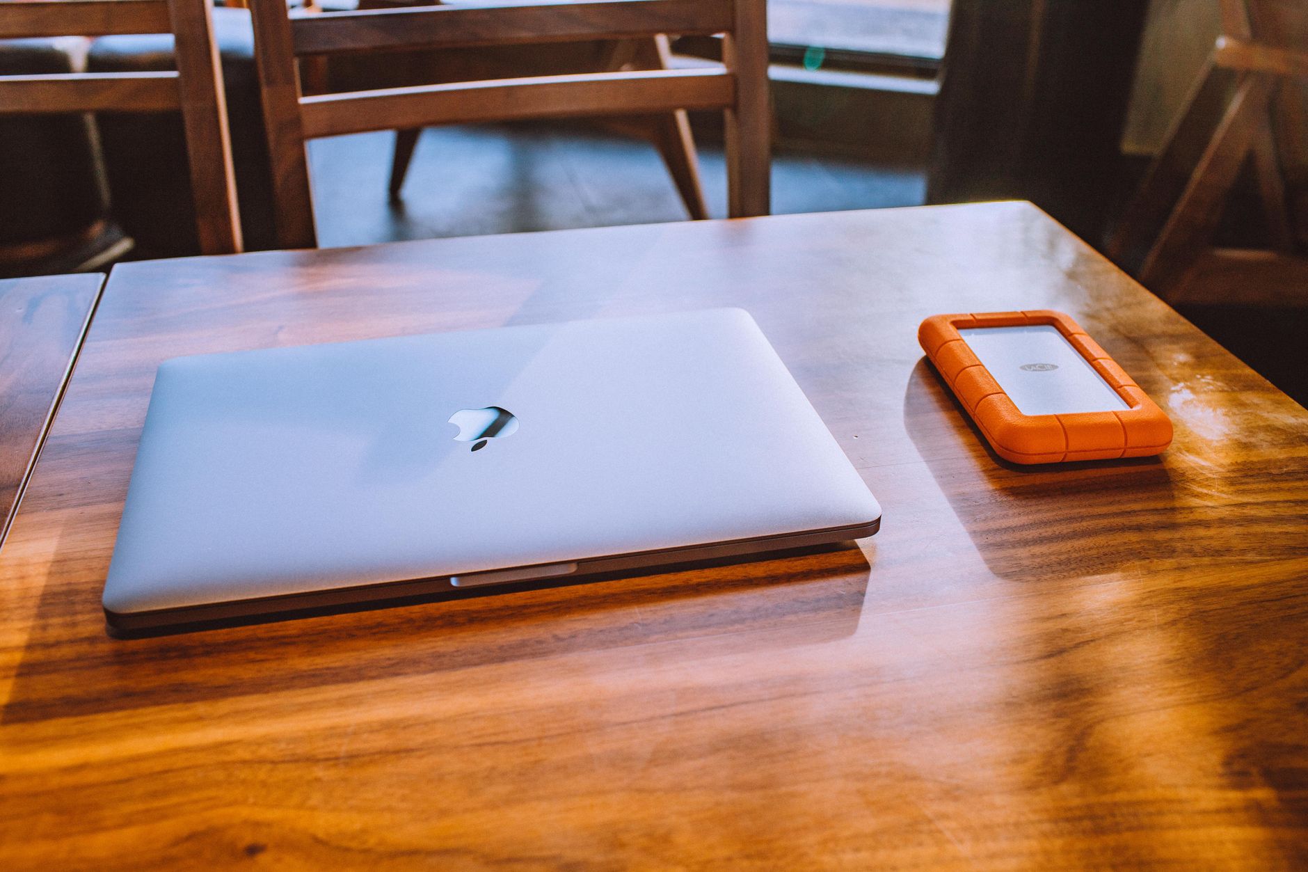 Asana alternative for freelancers with email tasks: por qué Foco centraliza todo en un solo panel sin salir de tu flujo de trabajo