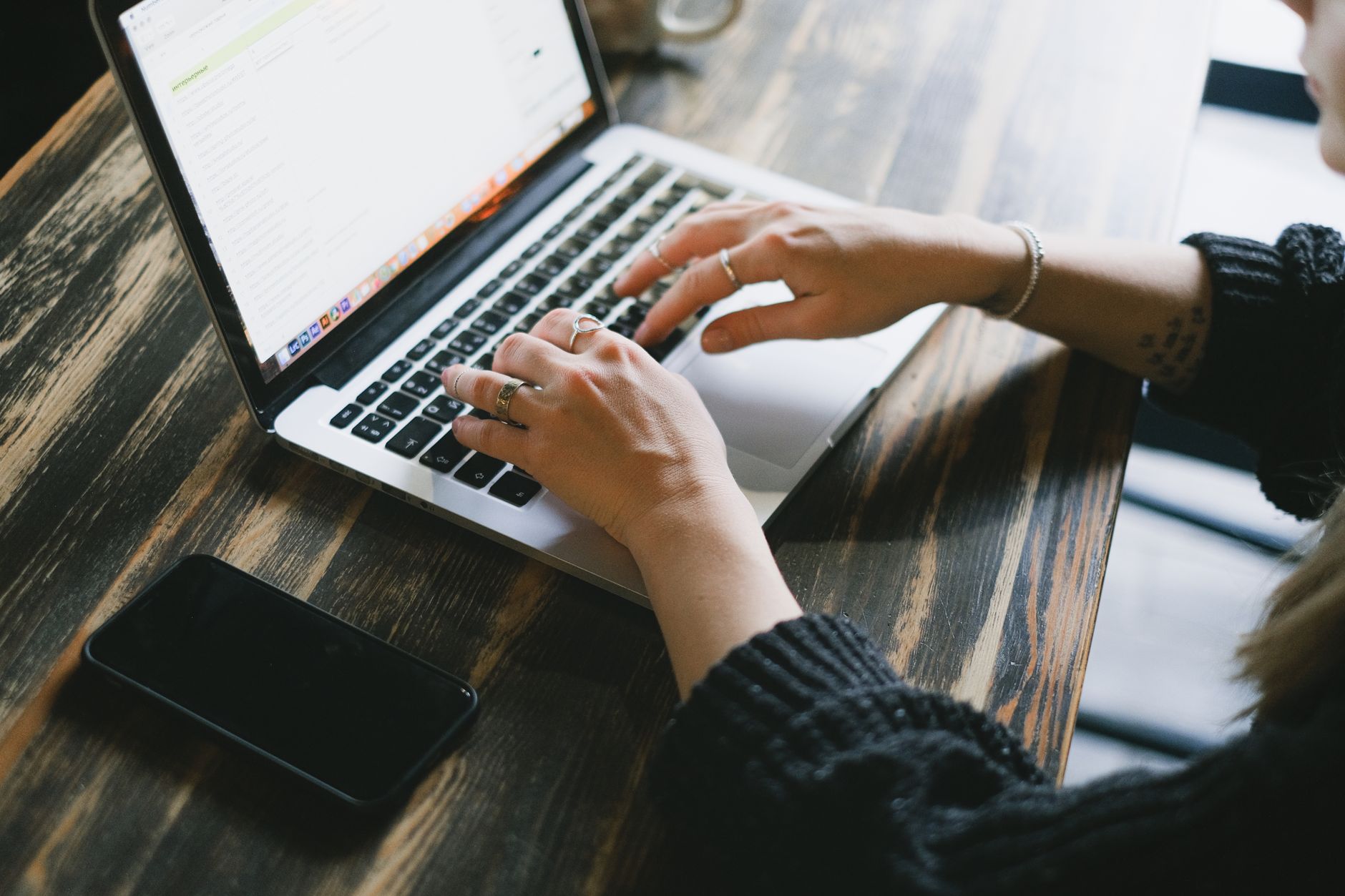 Foco vs Todoist for Freelancers with Multiple Clients: Why Foco is the Best Todoist Alternative for Centralizing Tasks from Multiple Sources