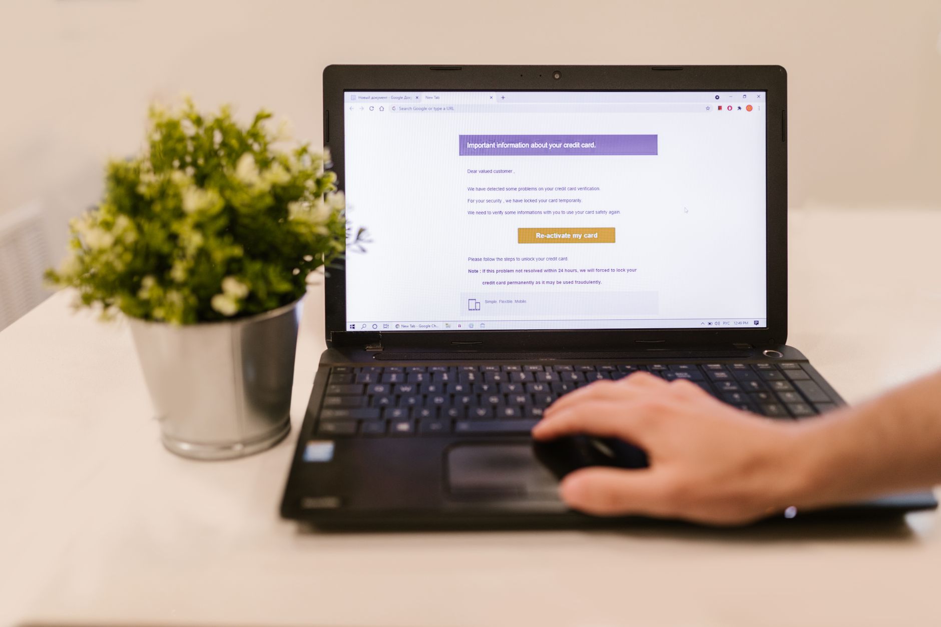 Person forwarding an email to Foco’s capture address to turn it into a task.