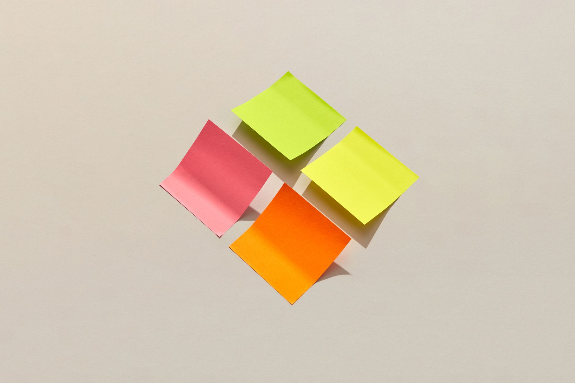 Kanban board with tasks from multiple projects, each with its color in Foco