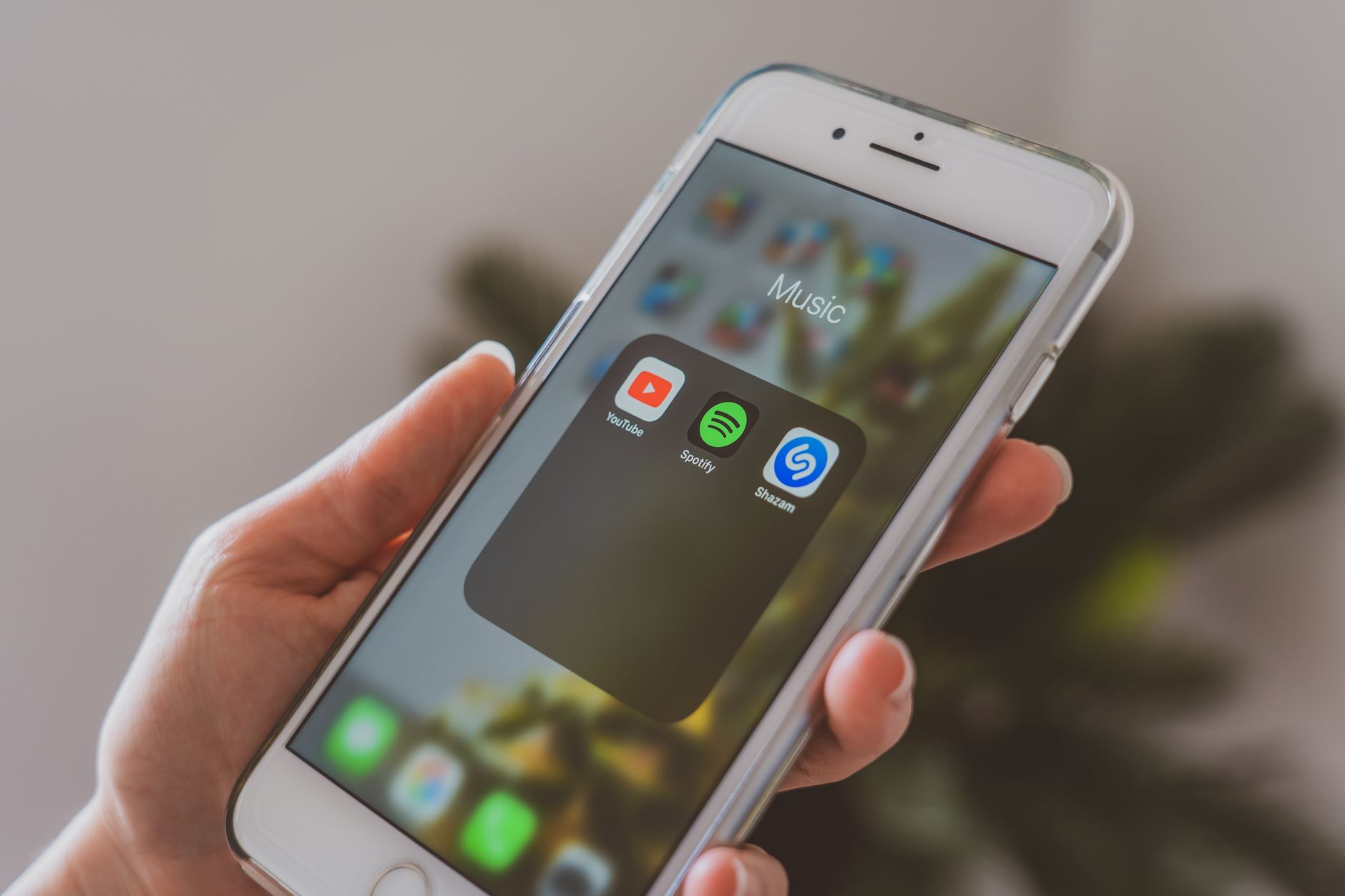 Mobile phone using Foco’s voice capture feature, transcribing a task.