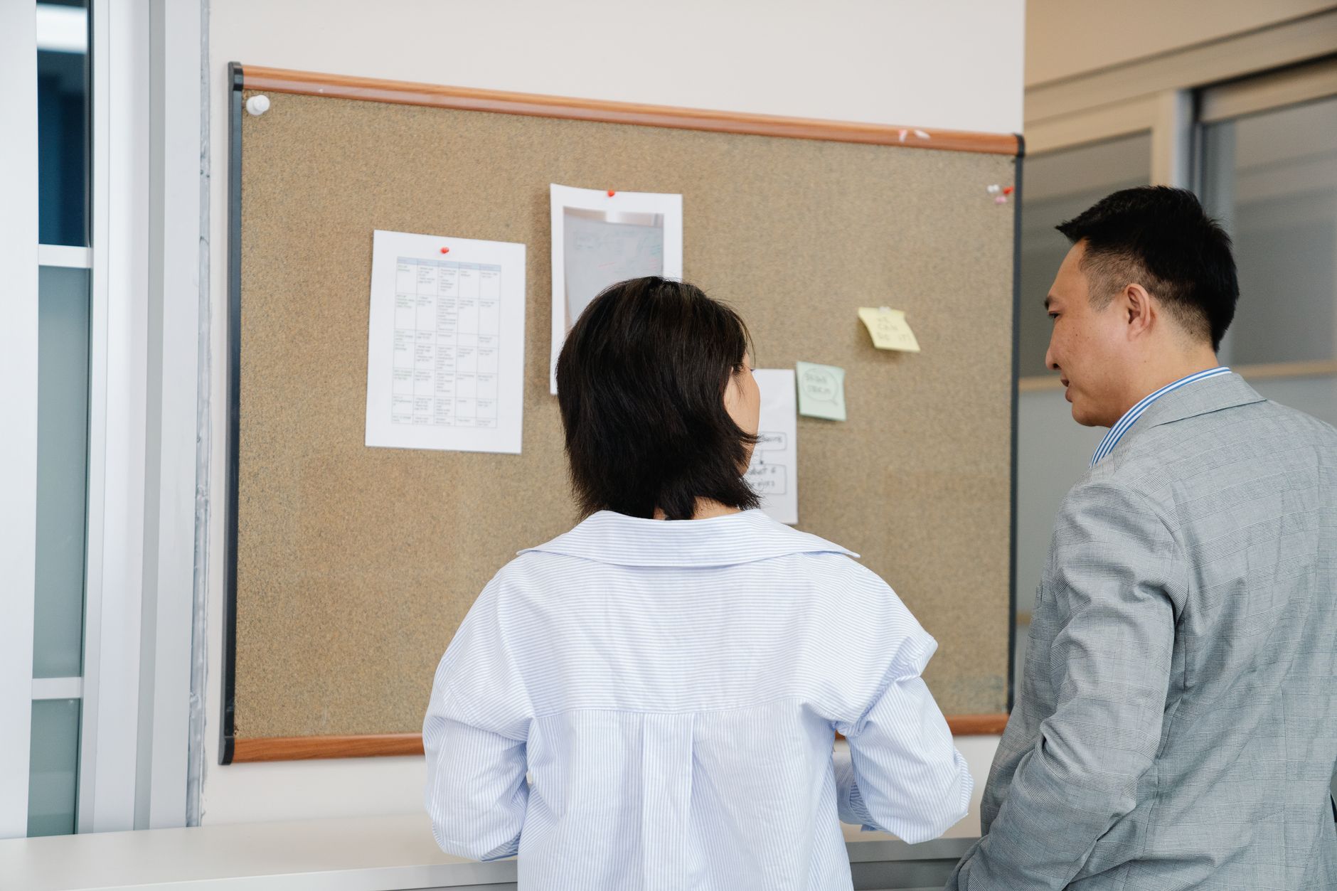 Technical team using a Kanban board for Jira tasks in Foco