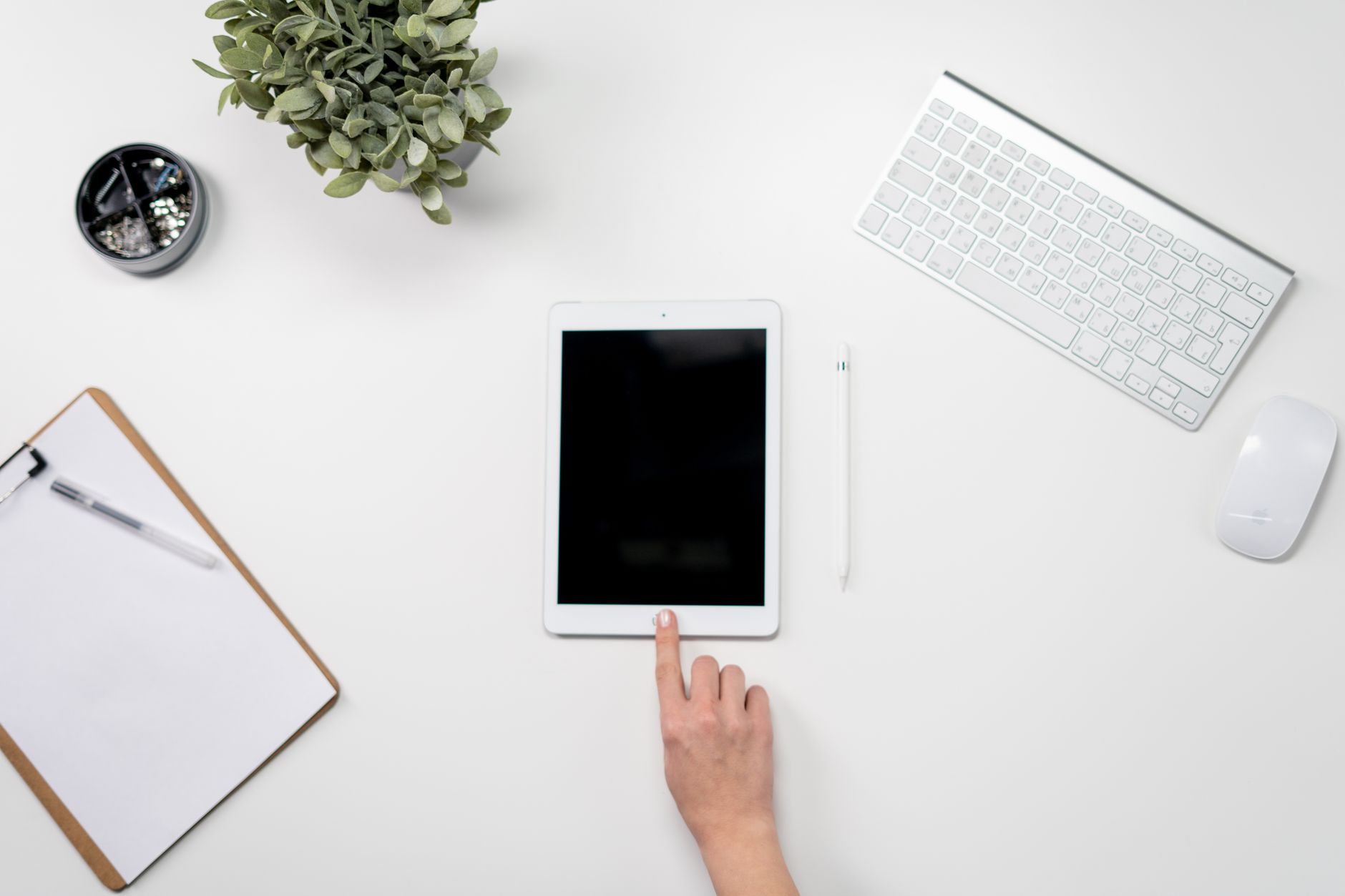 Freelancer organizing tasks on a tablet with color-coded works in Foco.