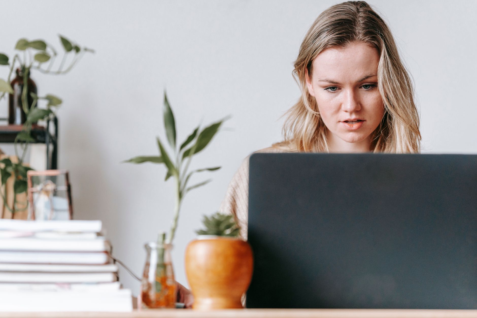How to Use the 5-Second Rule for Procrastination When Managing Multiple Jobs (With Examples)
