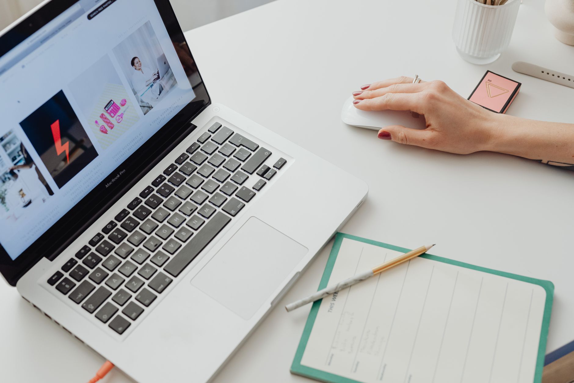 How to Use the 5-Second Rule to Stop Procrastinating and Take Control of Your Work Responsibilities