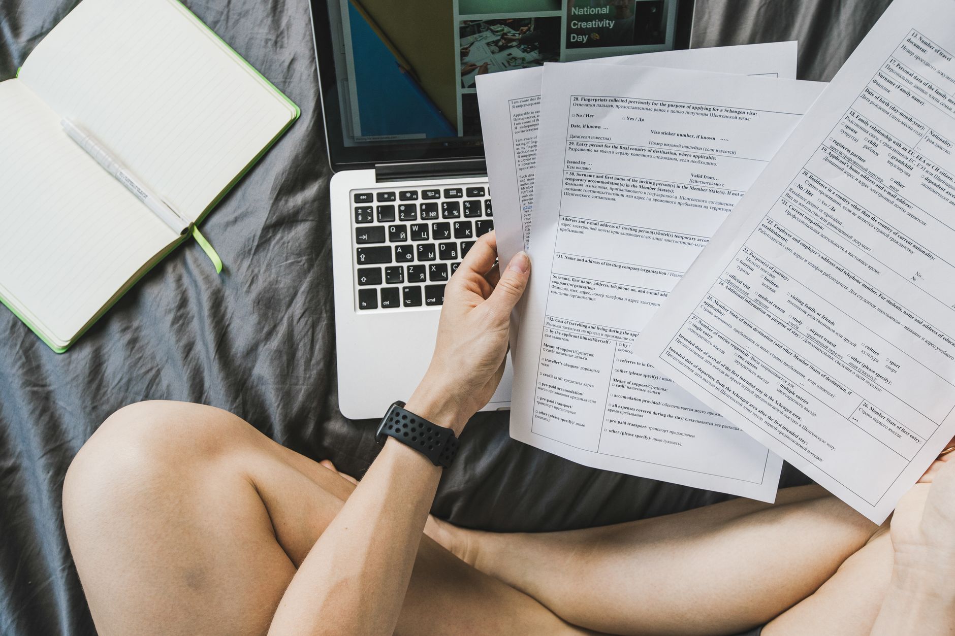 Freelancer planning time blocks for multiple jobs on a laptop using Foco