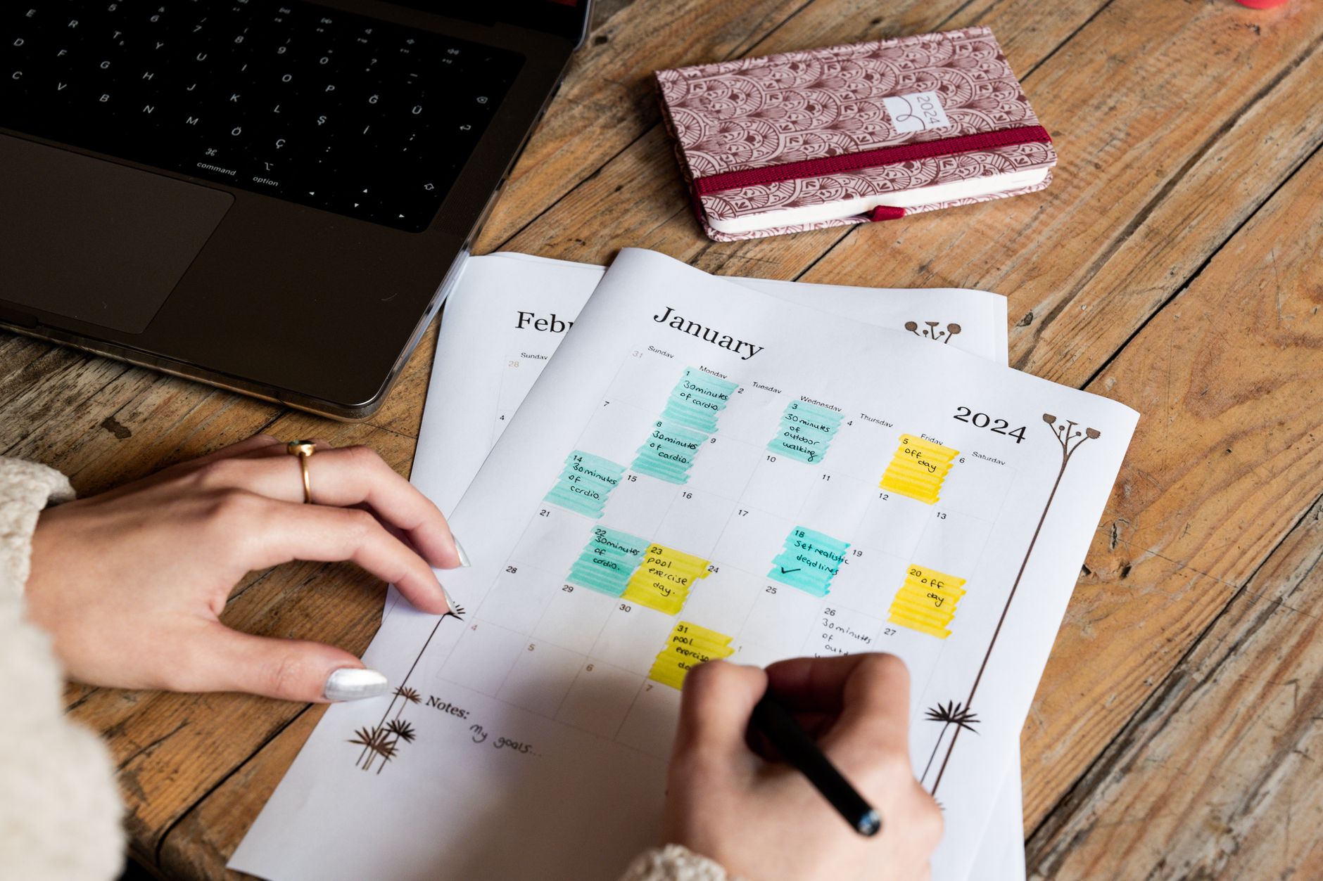 How to Convert Email to Task for Freelancers with Multiple Clients (Without Losing Track)