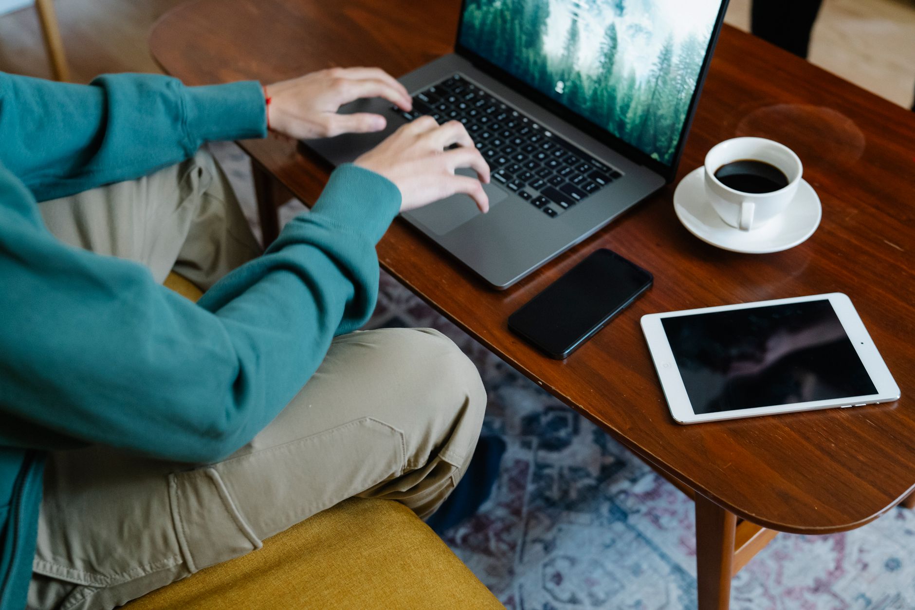 Task manager for freelancers with clients in different time zones: how to sync deadlines without losing control