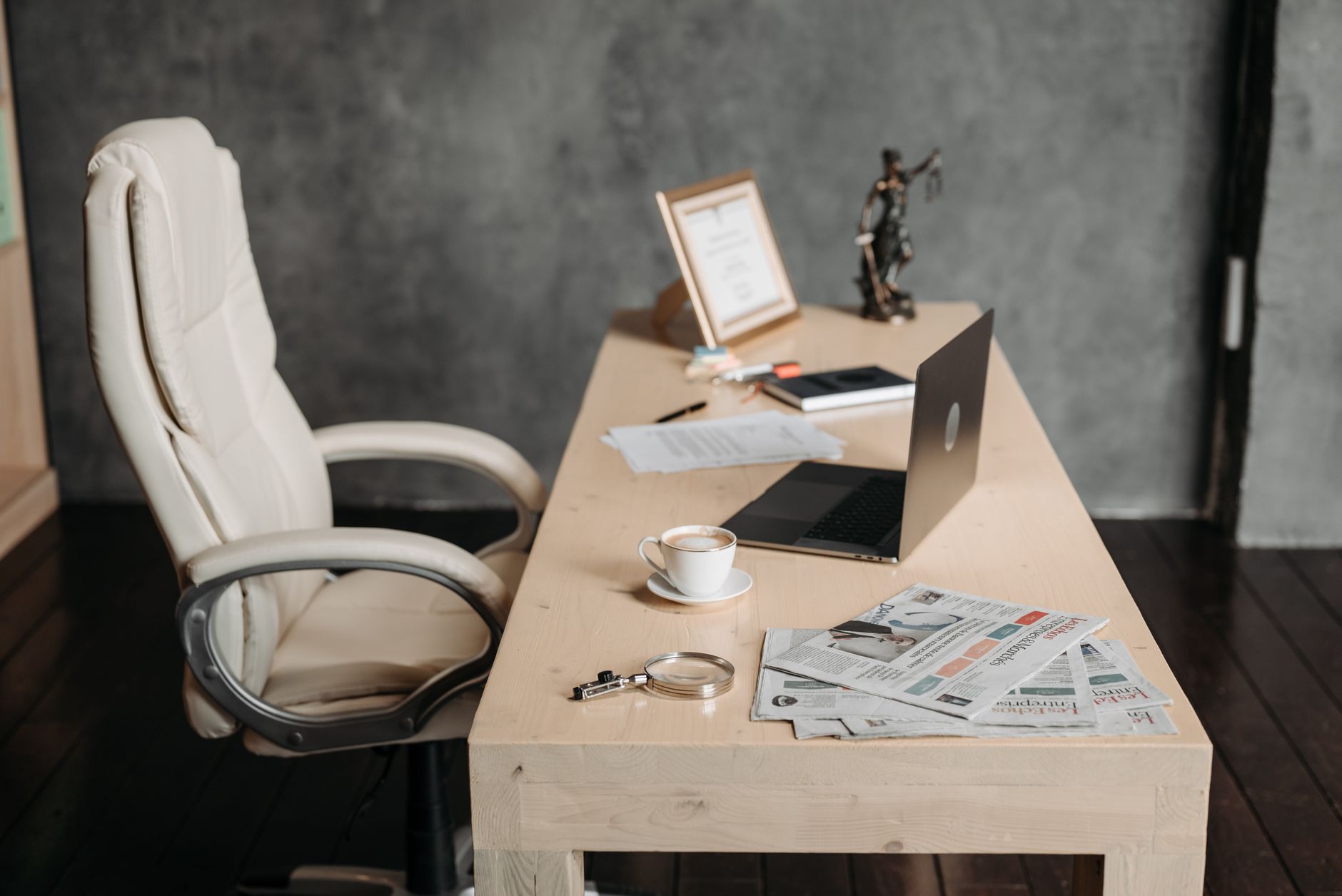 Task manager for lawyers with court deadlines: step-by-step guide to organize hearings, documents, and automatic reminders