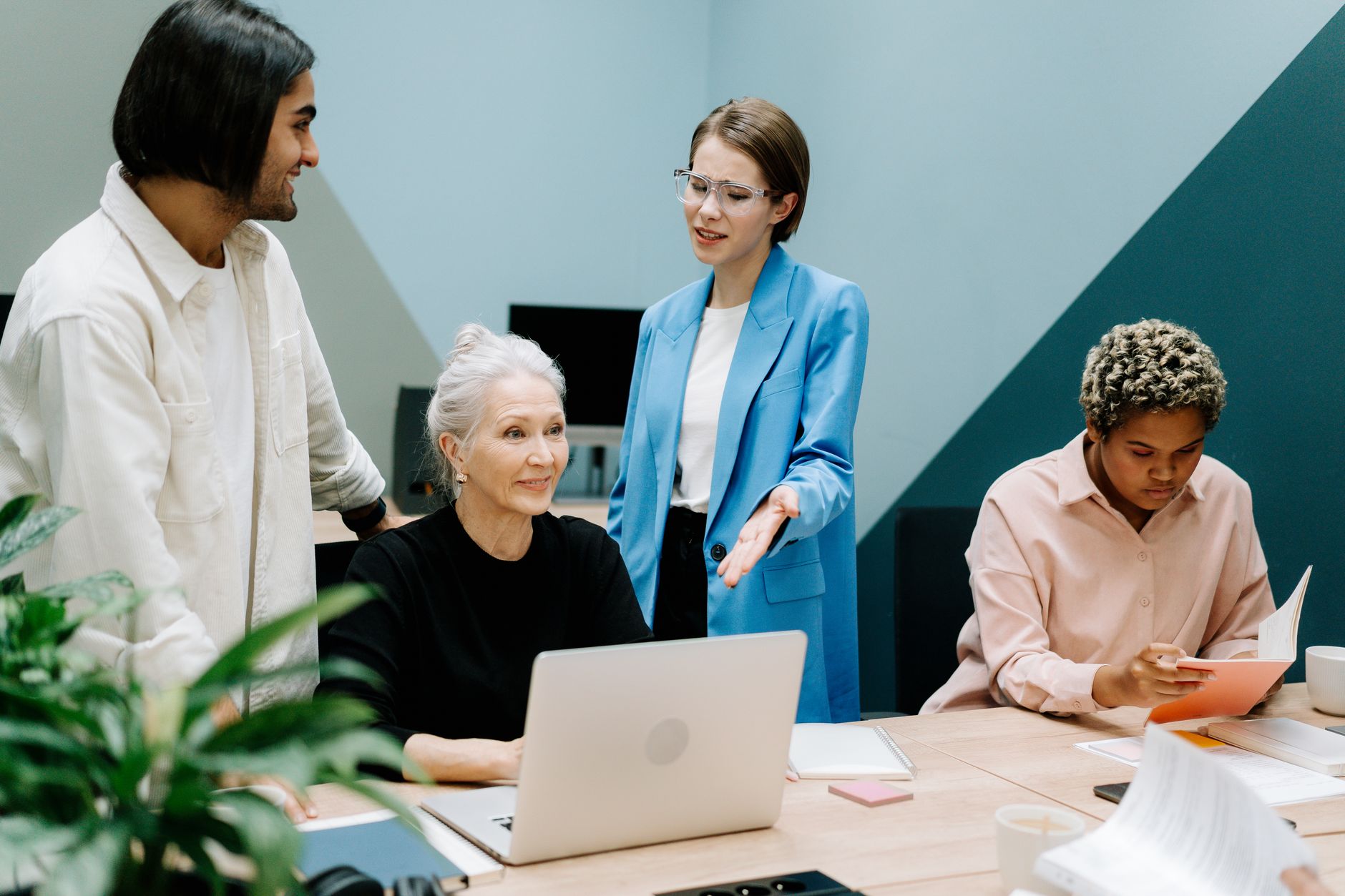 The Two-Minute Rule for Freelancers with Multiple Clients: How to Apply It Without Losing Control
