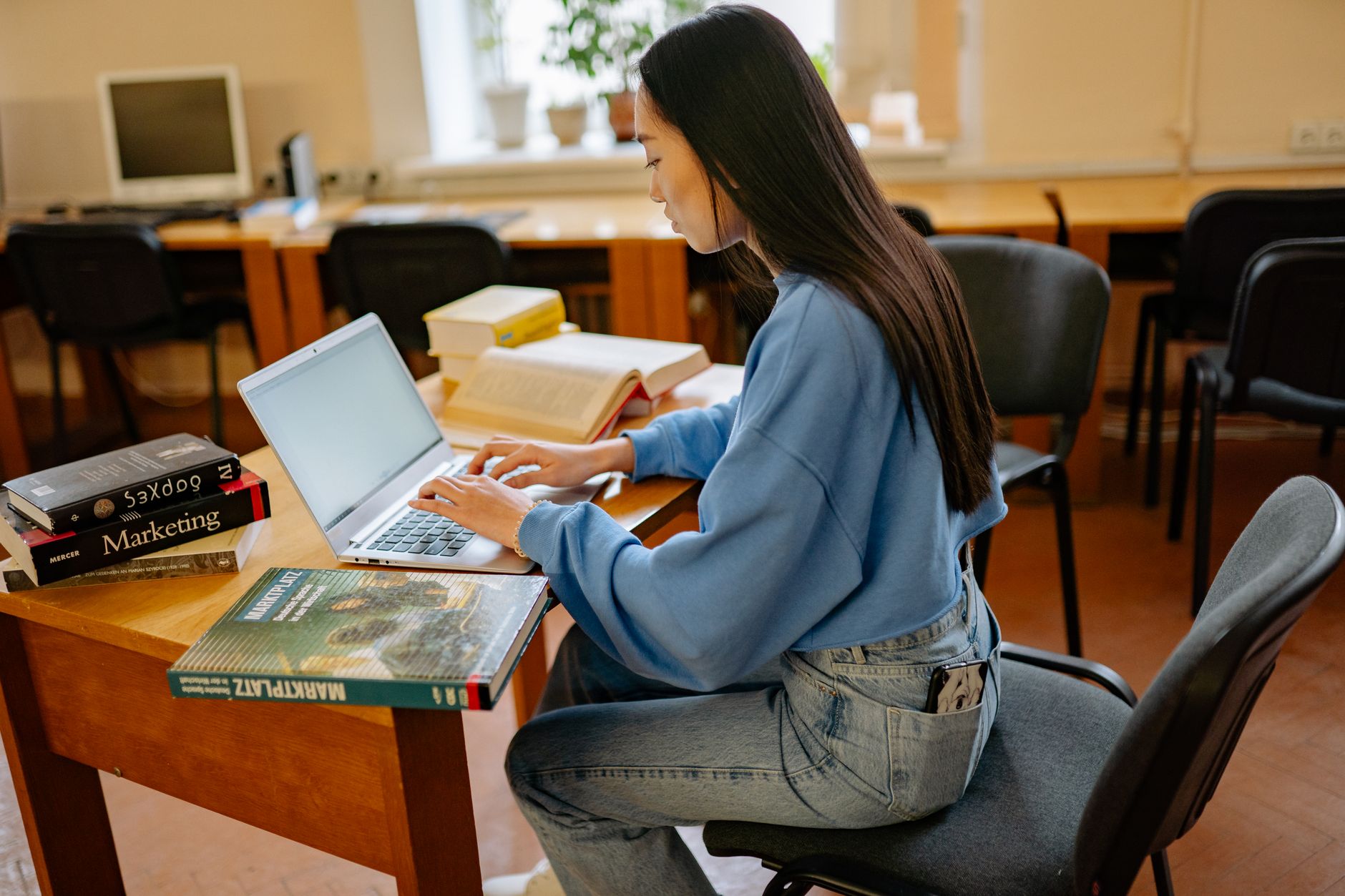 The Two-Minute Rule for Students with Multiple Jobs: A Stress-Free Guide to Getting Things Done