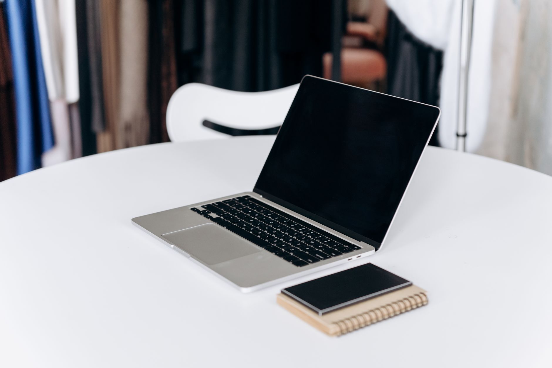 Thematic time blocking for multiple jobs: how to separate contexts without losing focus