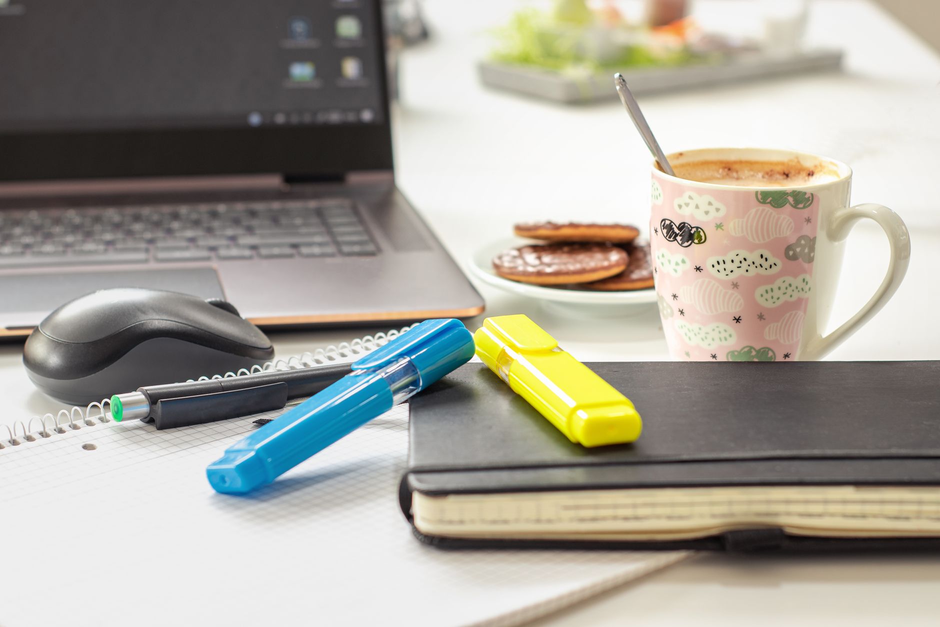 Thematic time blocking for multiple jobs: how to separate contexts without losing focus